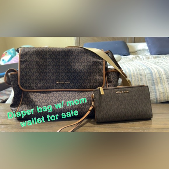Micheal Kors diaper bag with mom wallet - Picture 1 of 1